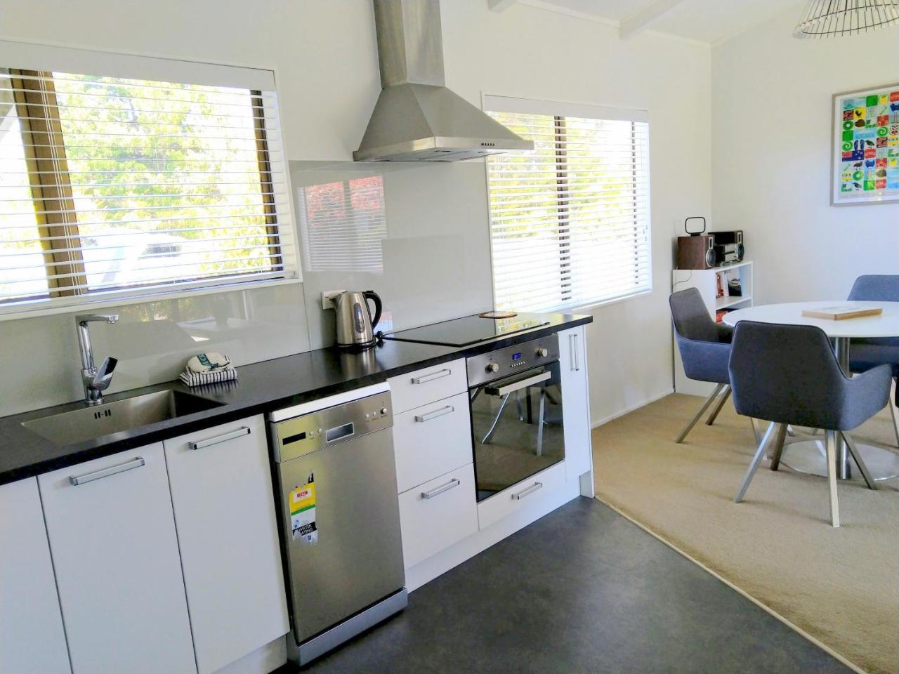 Bram'S Bach Villa Taupo Bagian luar foto
