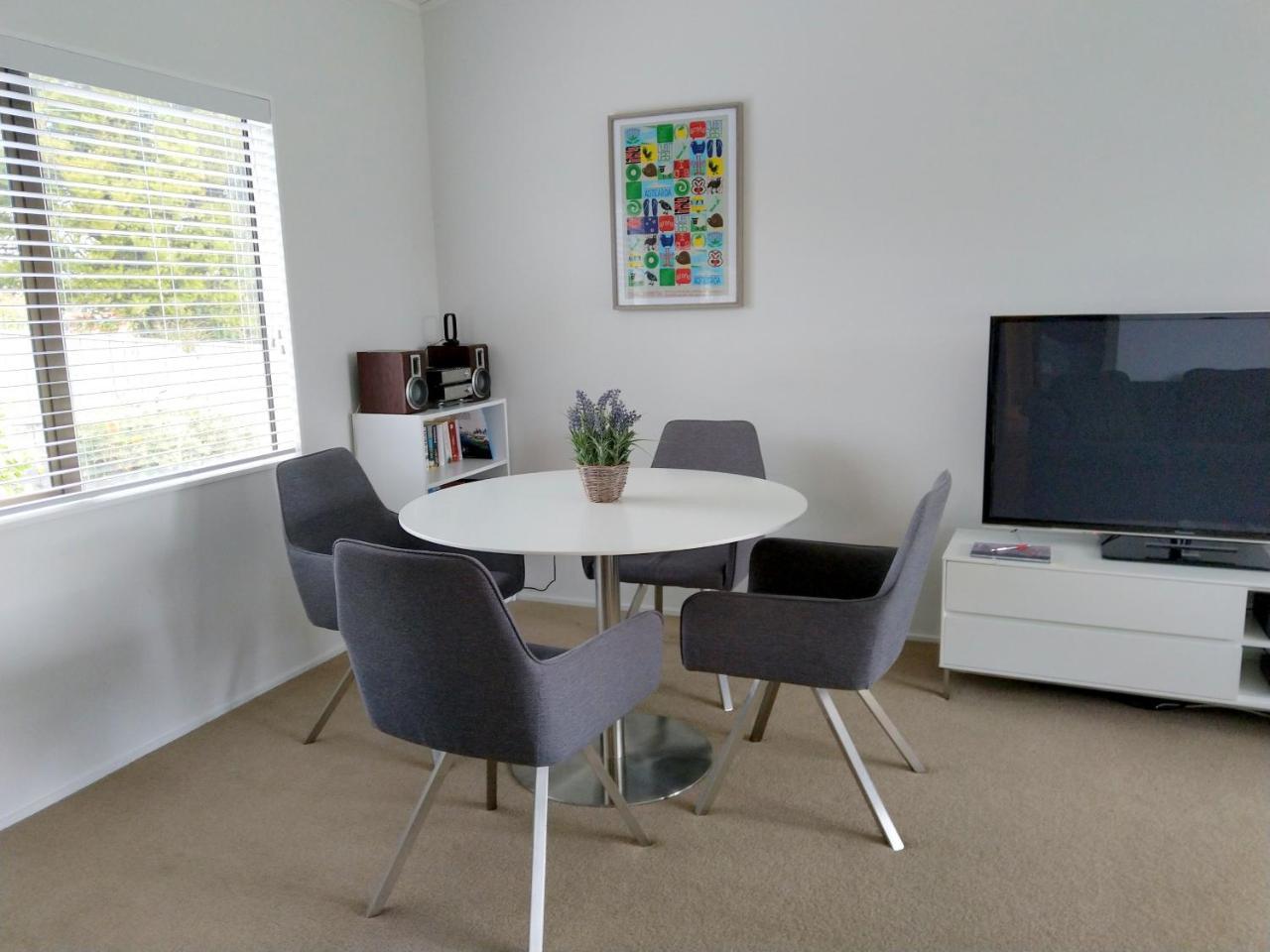 Bram'S Bach Villa Taupo Bagian luar foto