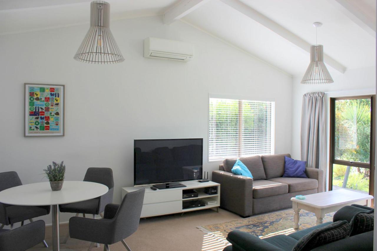 Bram'S Bach Villa Taupo Bagian luar foto