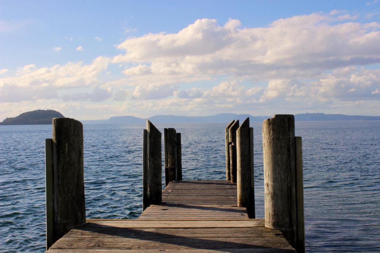Bram'S Bach Villa Taupo Bagian luar foto