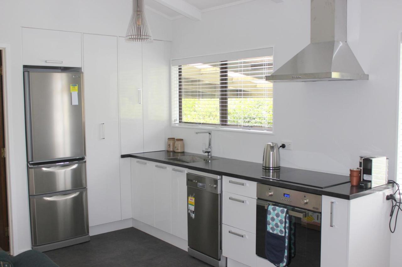 Bram'S Bach Villa Taupo Bagian luar foto
