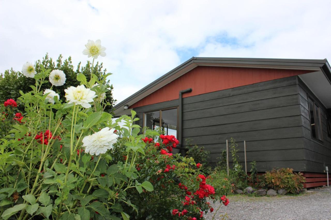 Bram'S Bach Villa Taupo Bagian luar foto