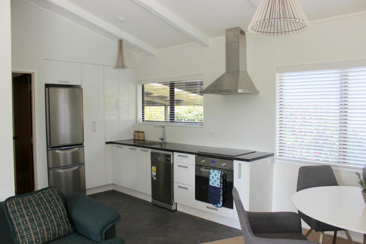Bram'S Bach Villa Taupo Bagian luar foto