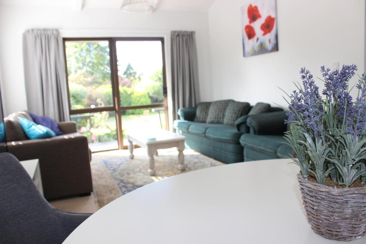 Bram'S Bach Villa Taupo Bagian luar foto