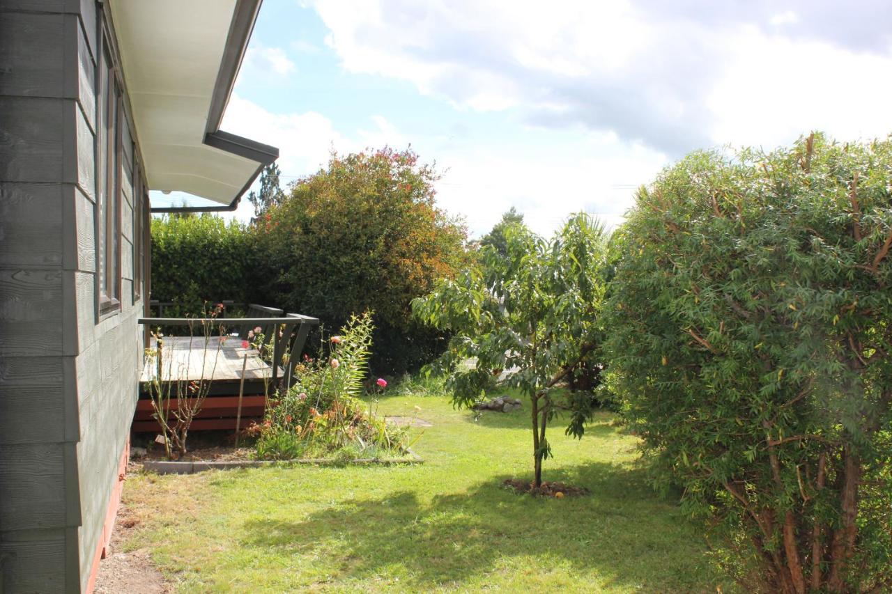 Bram'S Bach Villa Taupo Bagian luar foto