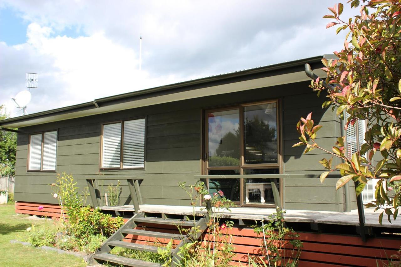 Bram'S Bach Villa Taupo Bagian luar foto