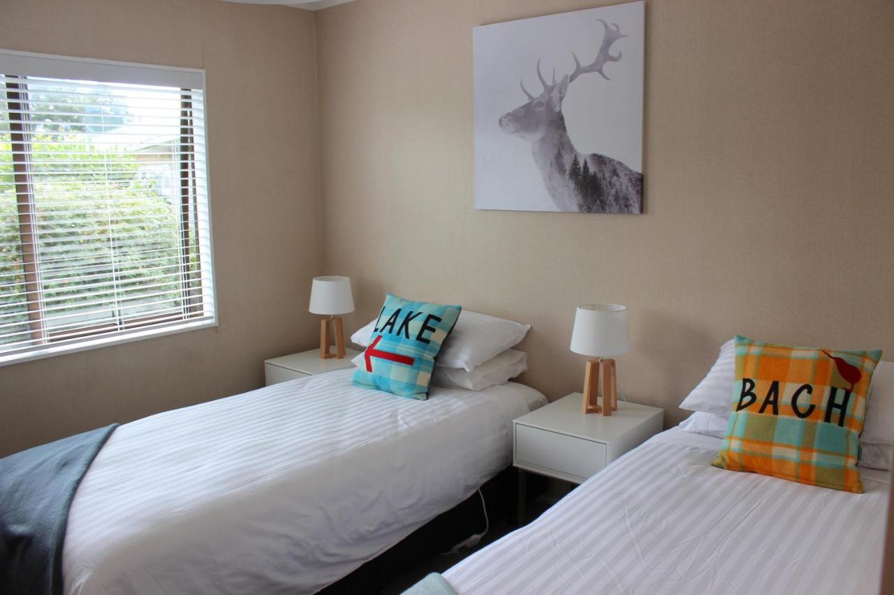 Bram'S Bach Villa Taupo Bagian luar foto