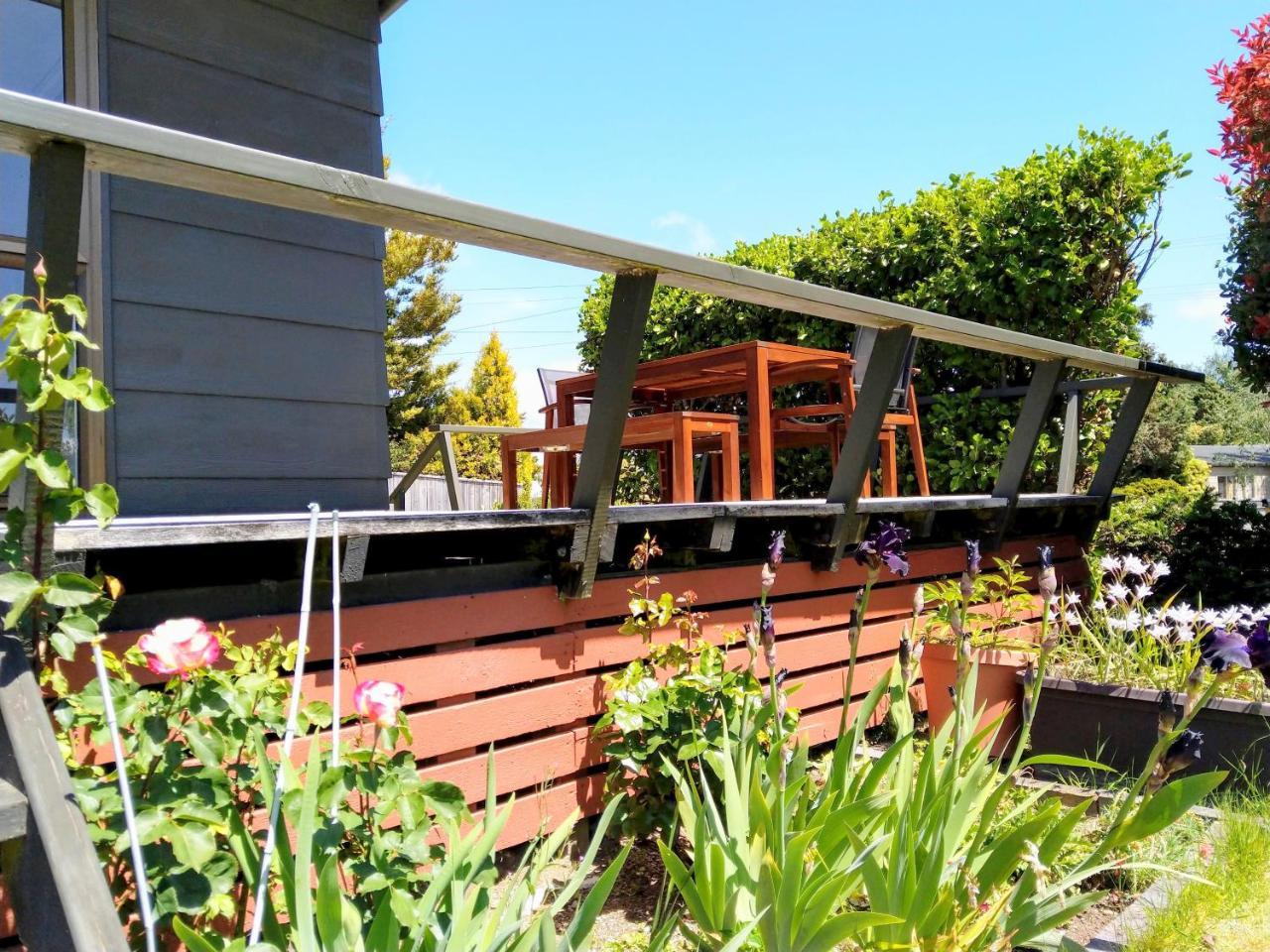 Bram'S Bach Villa Taupo Bagian luar foto