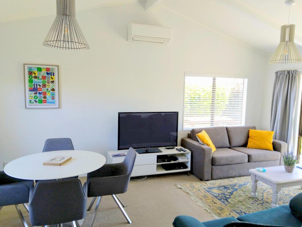 Bram'S Bach Villa Taupo Bagian luar foto