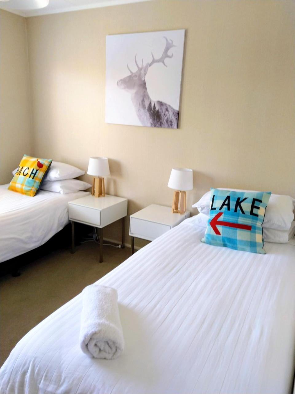 Bram'S Bach Villa Taupo Bagian luar foto