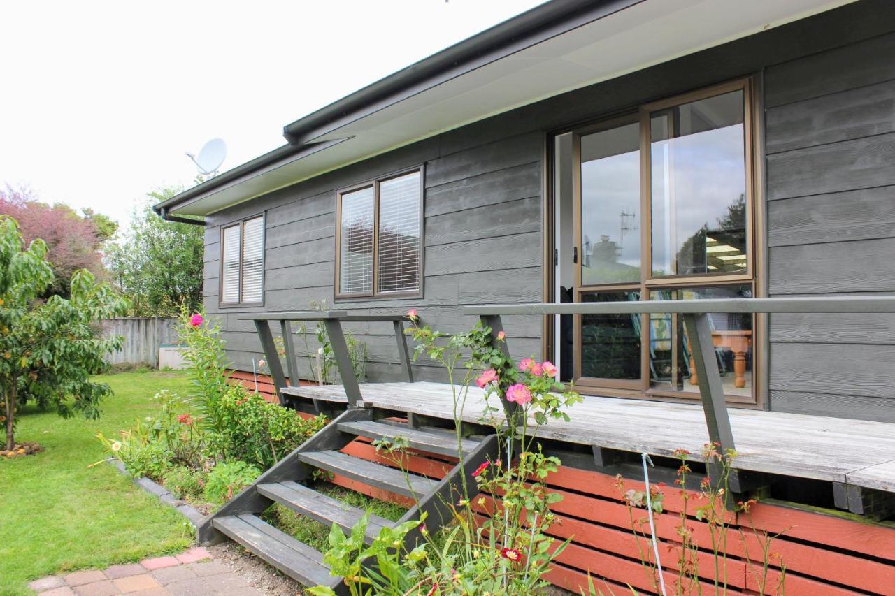 Bram'S Bach Villa Taupo Bagian luar foto